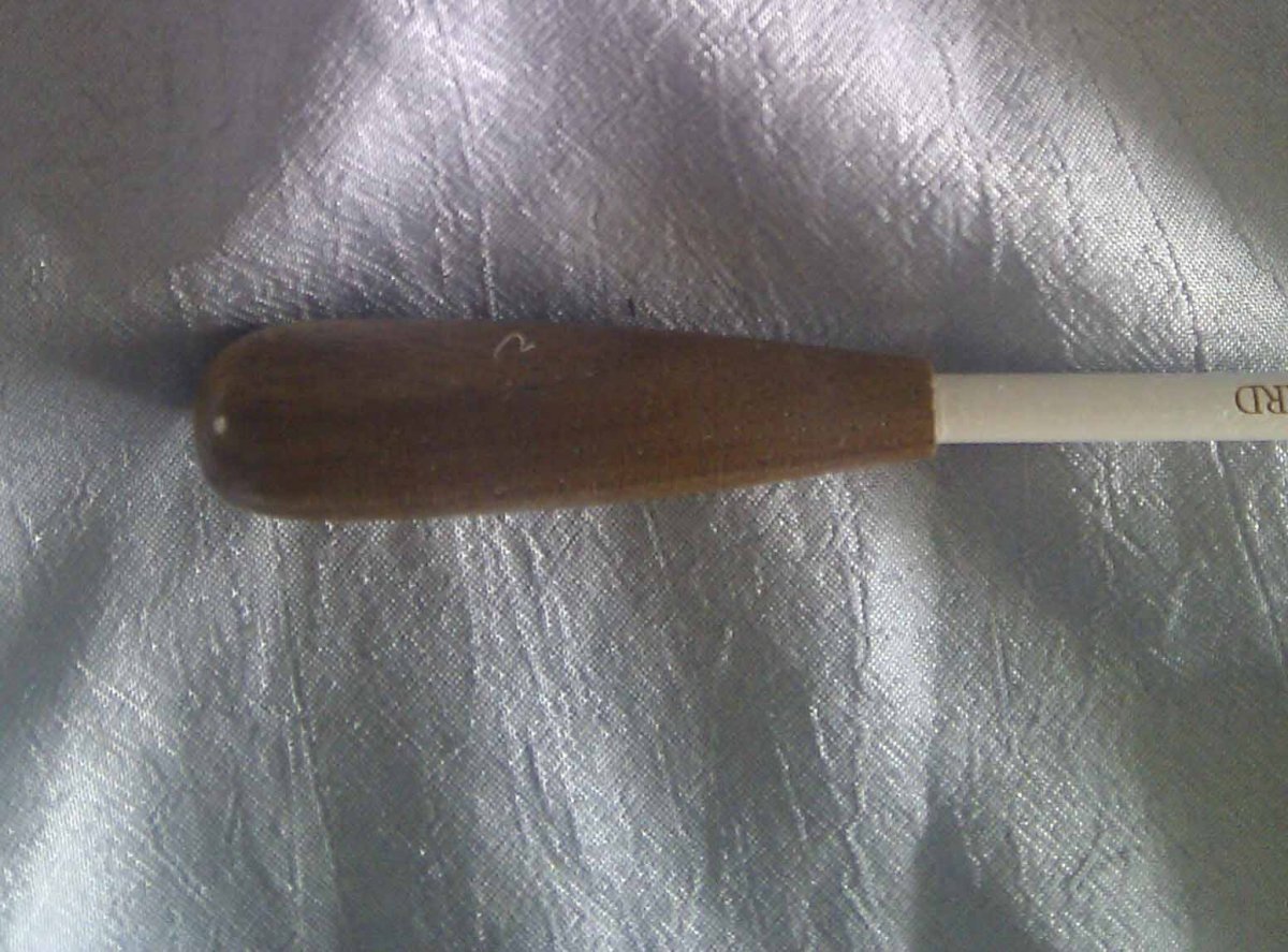 Dirigierstock Serie P, L�nge 12, Walnut, weiss - hier klicken